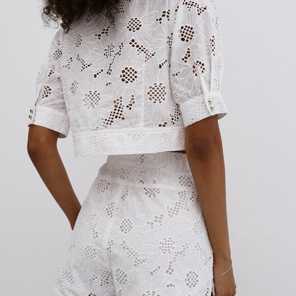 White Lace matching set (jacket/shirt and shorts)- Size: M, New - Picture 2 of 7